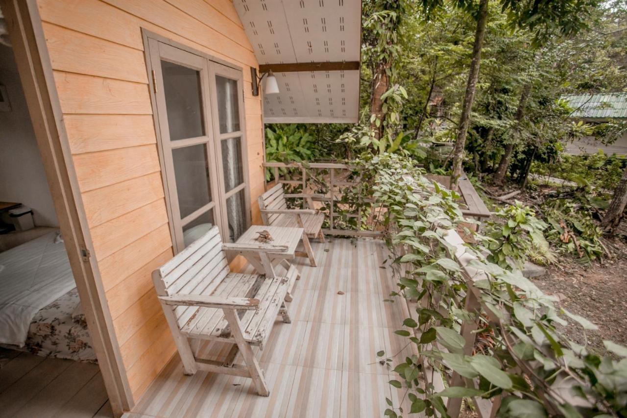 Cozy Huts Hotel Trat Exterior foto