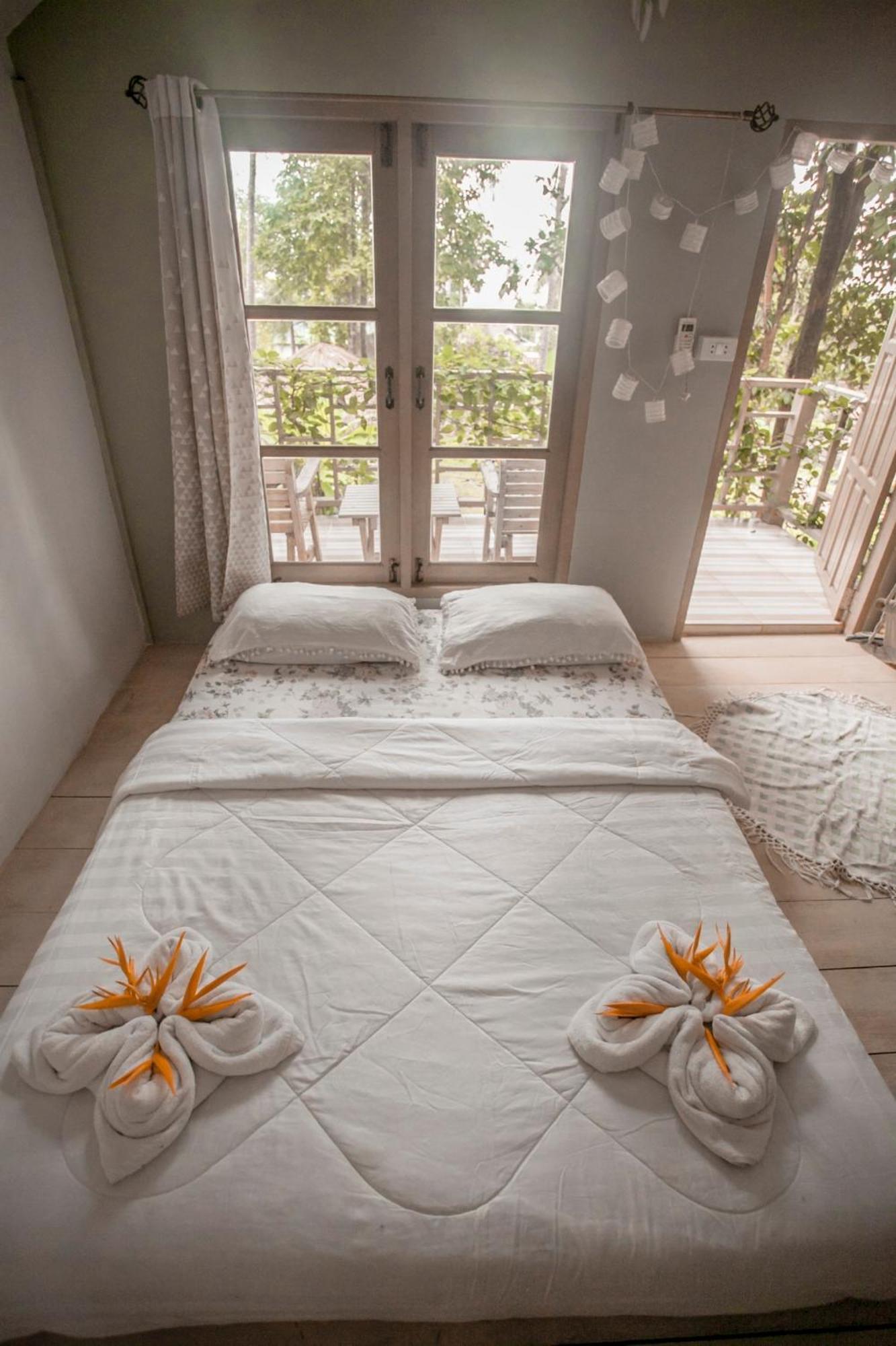Cozy Huts Hotel Trat Cameră foto