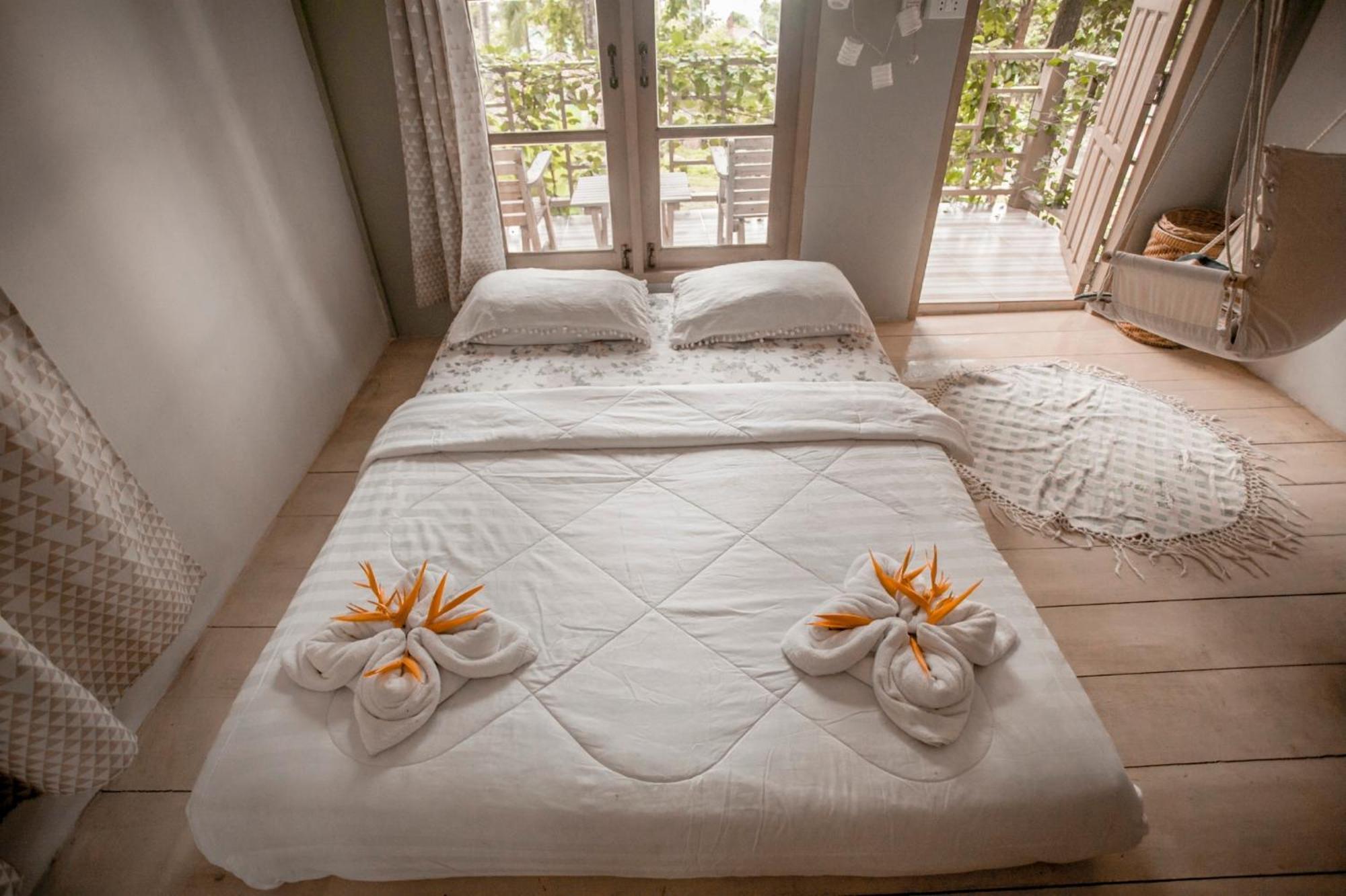 Cozy Huts Hotel Trat Cameră foto