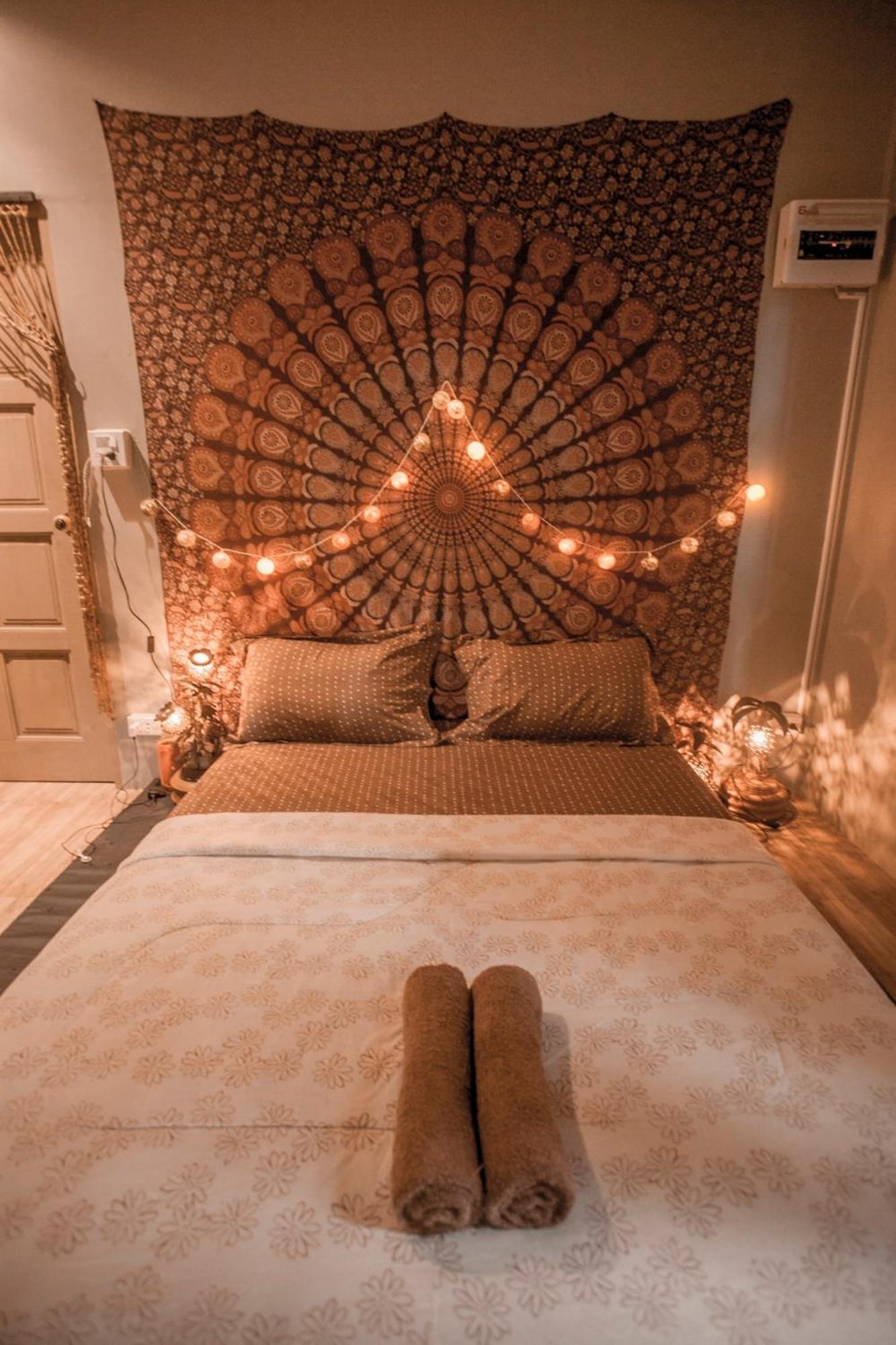 Cozy Huts Hotel Trat Cameră foto